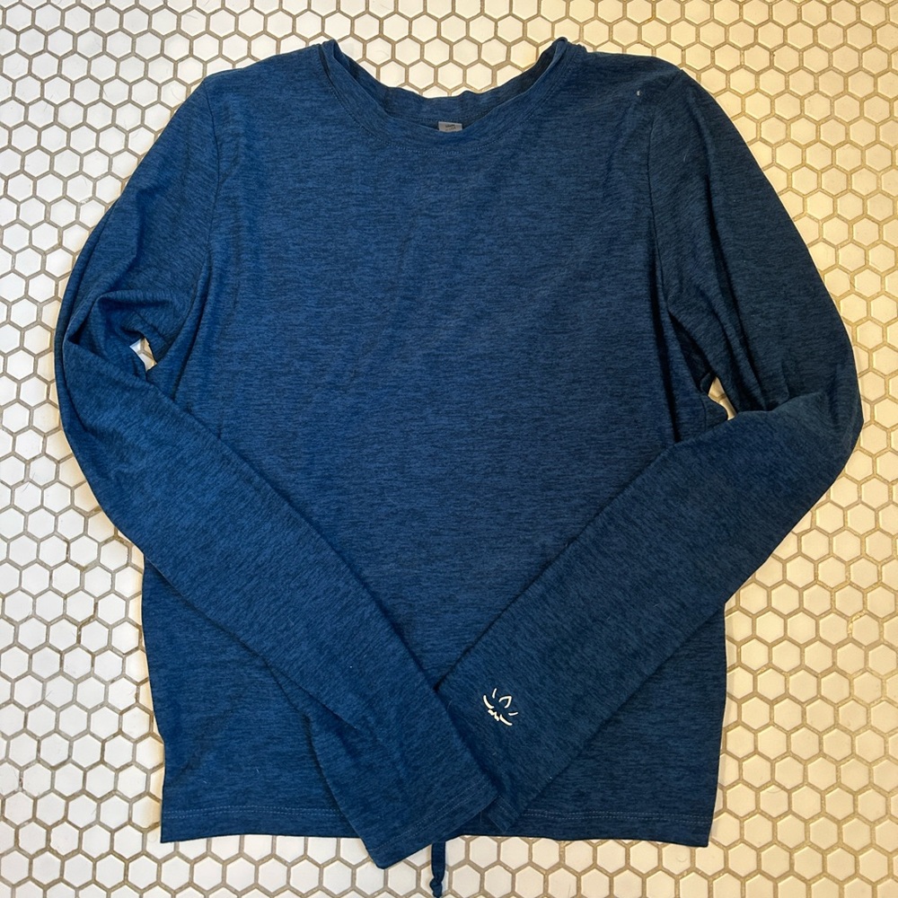 BeyondYoga top with open back